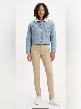 LEVI’S vintage Denim  Button down Jacket with  White Sherpa Collar Size Small